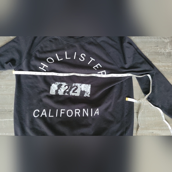Hollister Crewneck Sweatshirt Size M - Picture 13 of 16